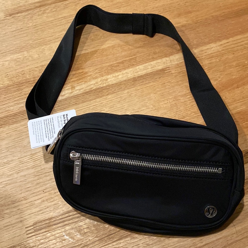 Lululemon Wunderlust belt bag